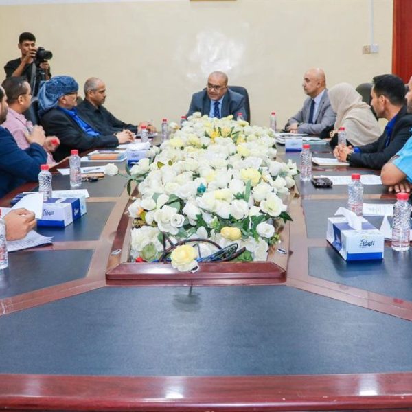 باذيب يرأس اجتماع للمؤسسة العامة للاتصالات وفروعها بعدد من المحافظات